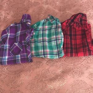 ((SOLD))❤️💜💚Lot of 3 long sleeve flannel shirts